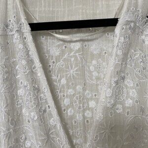 Robe sortie de plage blanche